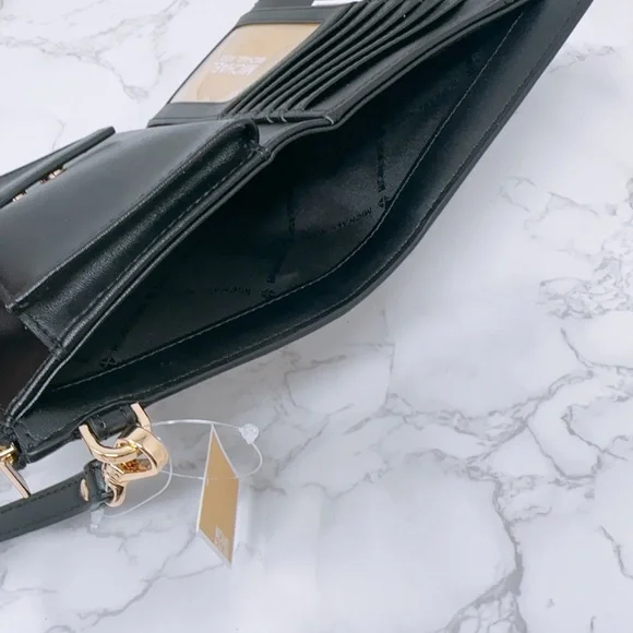 Michael Kors wallet - Picture 8 of 8